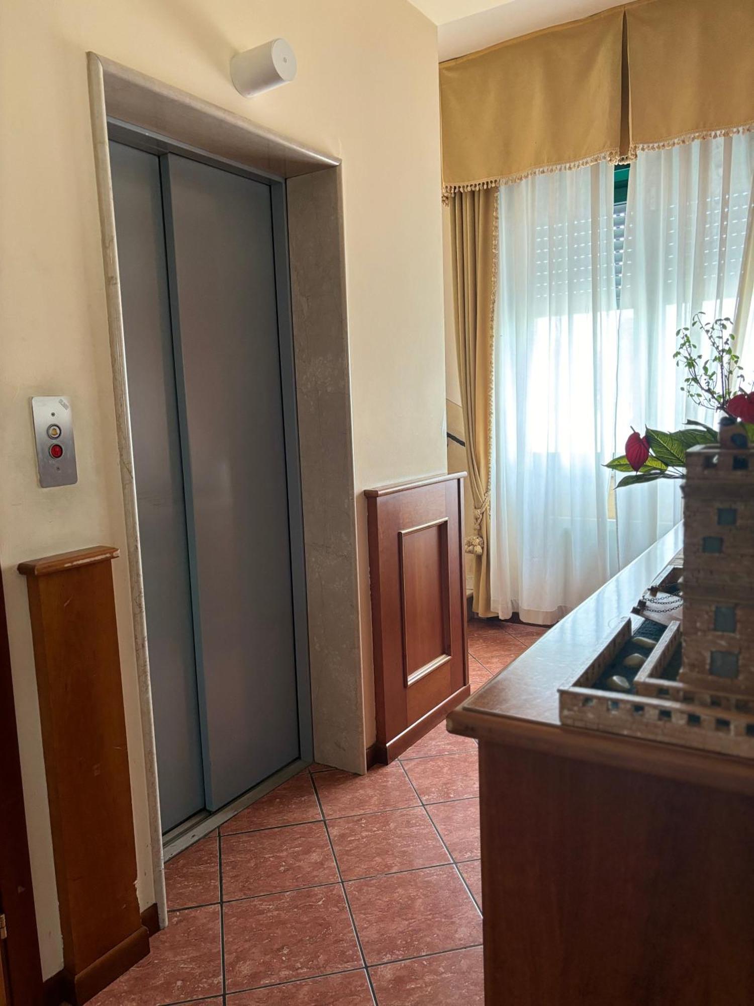 Hotel Ristorante Amalfitana Dello Extérieur photo
