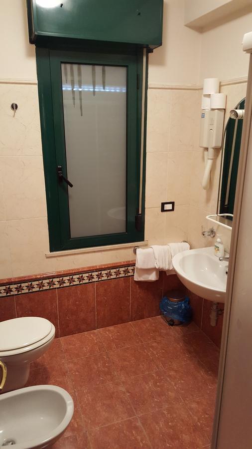 Hotel Ristorante Amalfitana Dello Extérieur photo