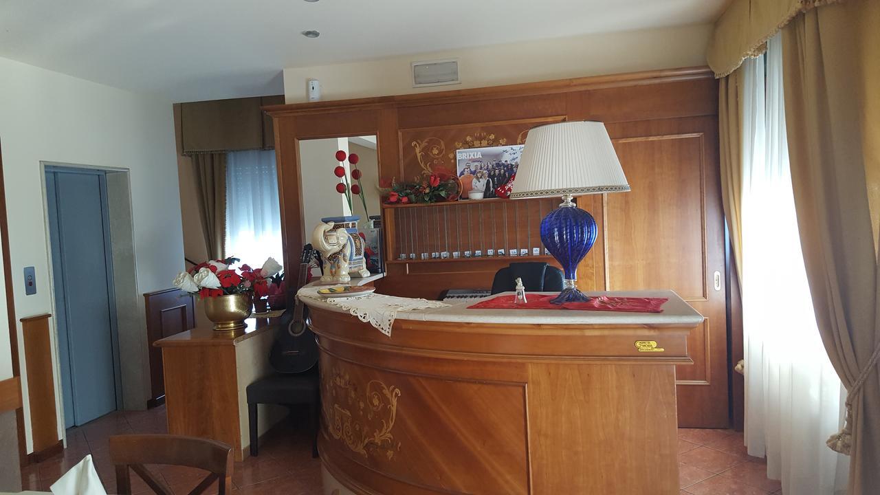 Hotel Ristorante Amalfitana Dello Extérieur photo